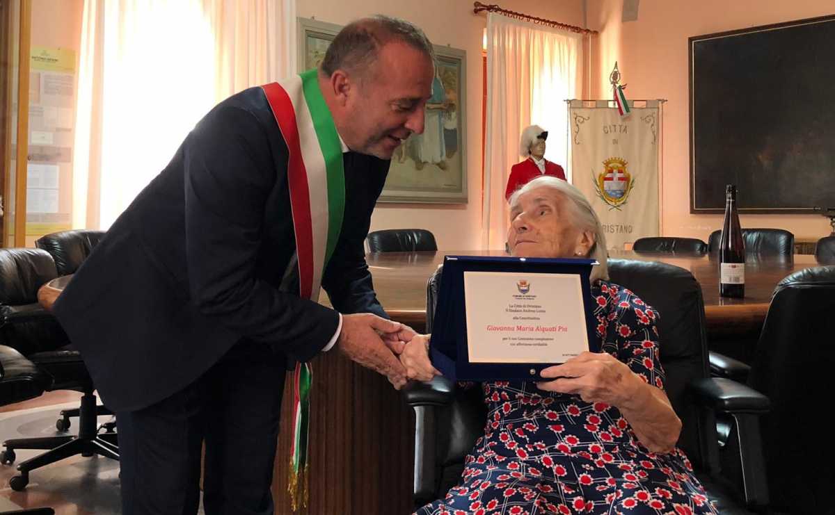 Centenaria Centenaria