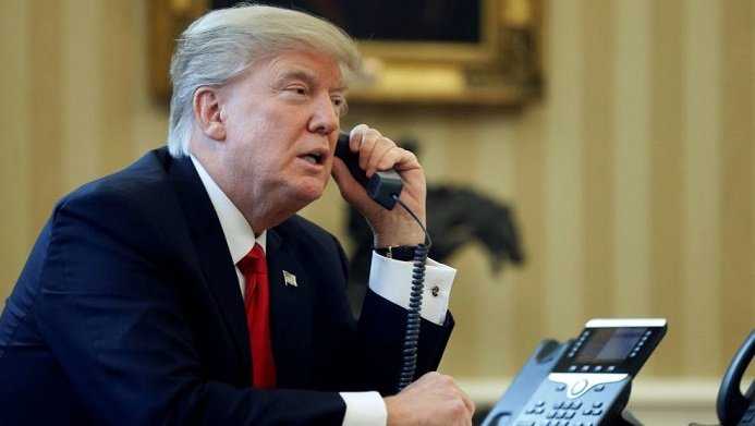 Trump-Telefono