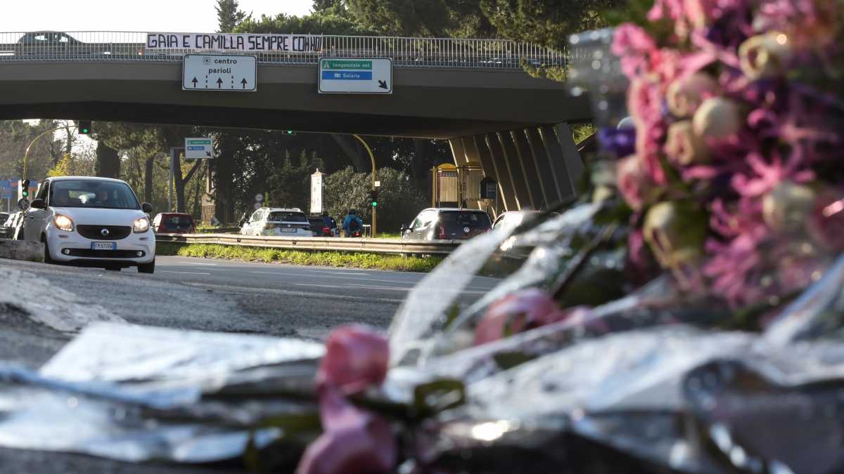 Fiori-corso-francia-incidente-gaia-e-camilla-Imagoeconomica
