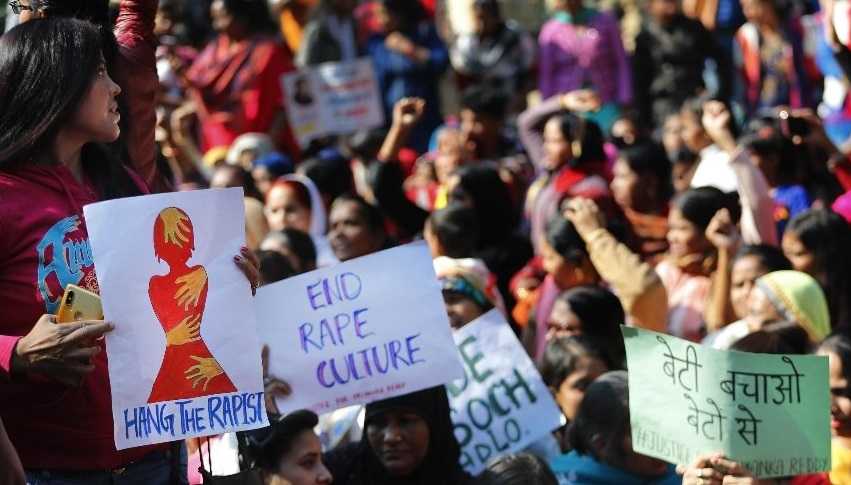 India-bruciata-mentre-va-al-processo-1000x600