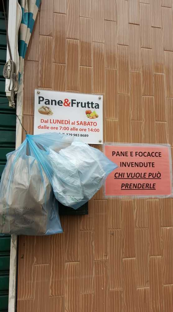 Pane-frutta-intera