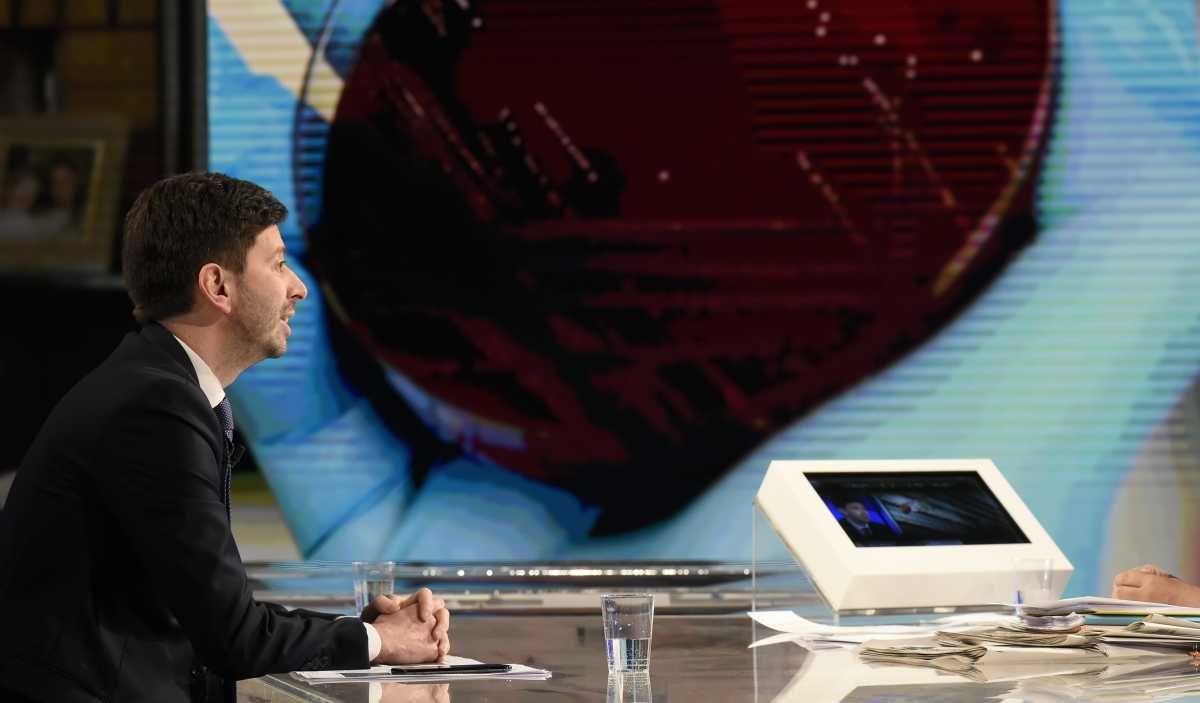 Roberto-Speranza-CoronaVirus-Imagoeconomica