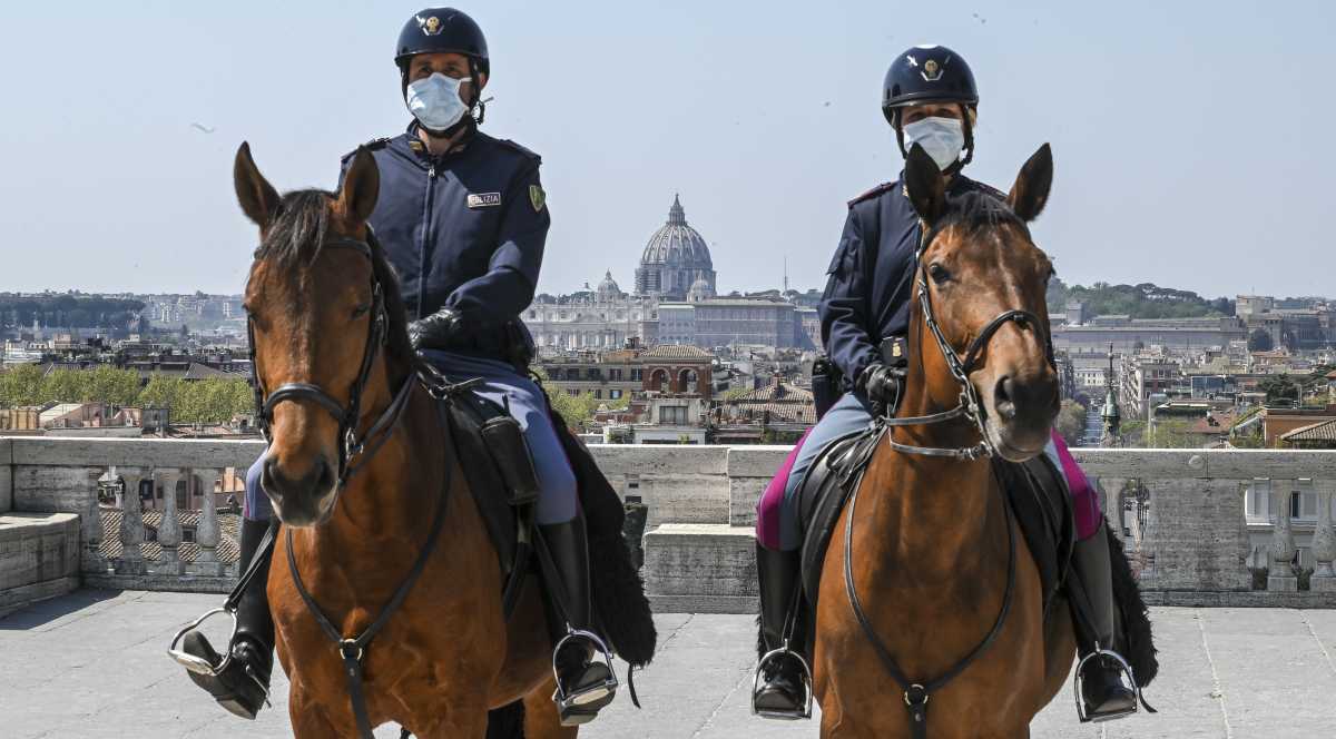 POLIZIA-A-CAVALLO