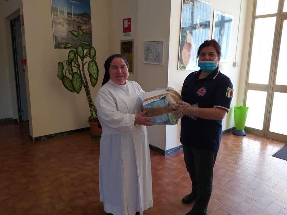 case-di-riposo-cagliari-mascherine