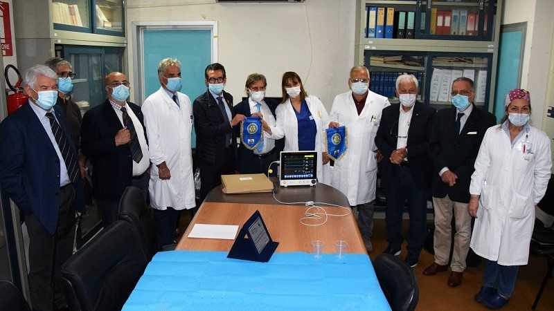 Rotary-Donazione-apparecchio-Clinica-Chir1---800