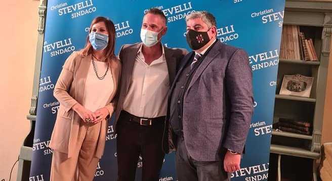 stevellisannazedda-1