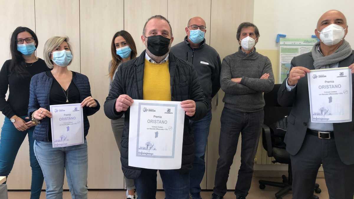 il-sindaco-lutzu-lassessore-licheri-e-lo-staff-dellufficio-ambiente-del-comune-di-oristano-2