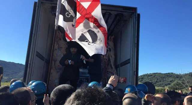 LULABLOCCOPASTORI LULABLOCCOPASTORI