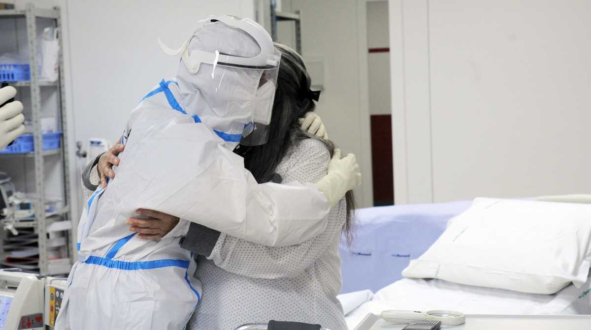 ULTIMO PAZIENTE ABBRACCIO ULTIMO-PAZIENTE-ABBRACCIO