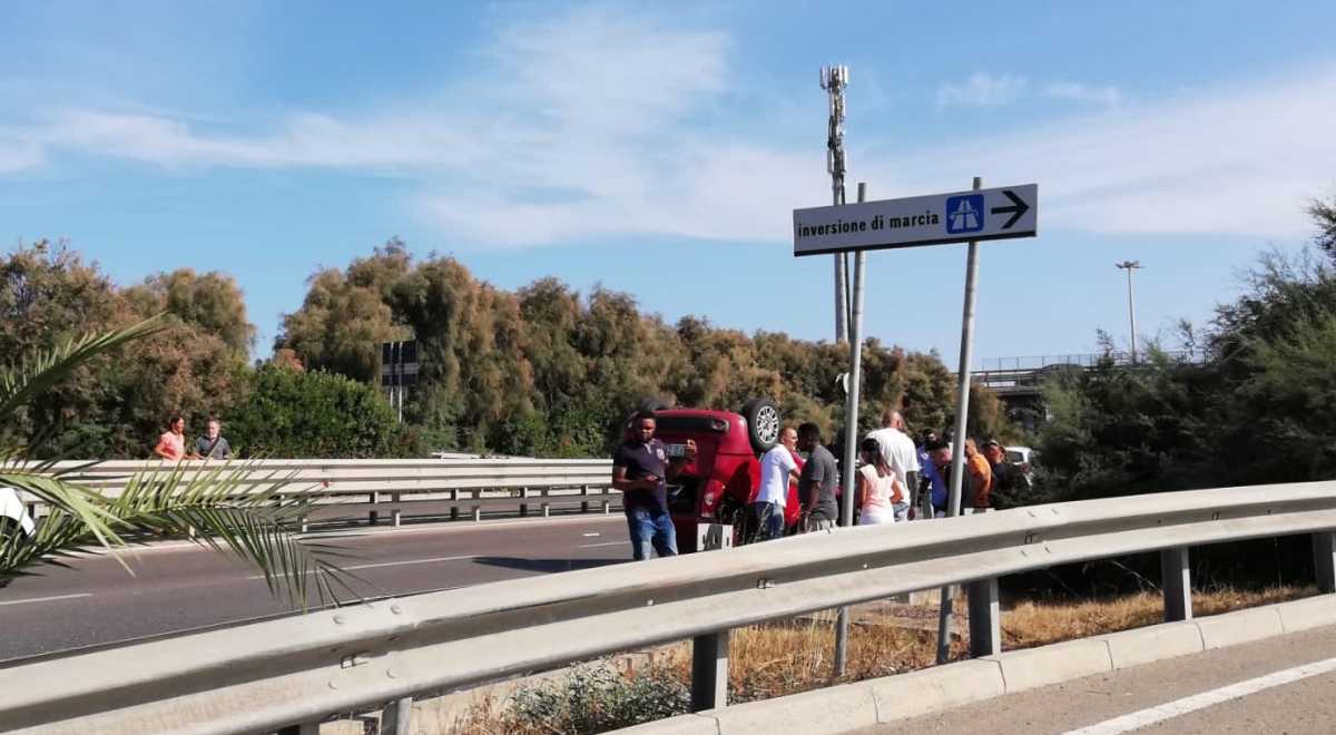 Copia-di-auto-ribaltata-assee-mediano