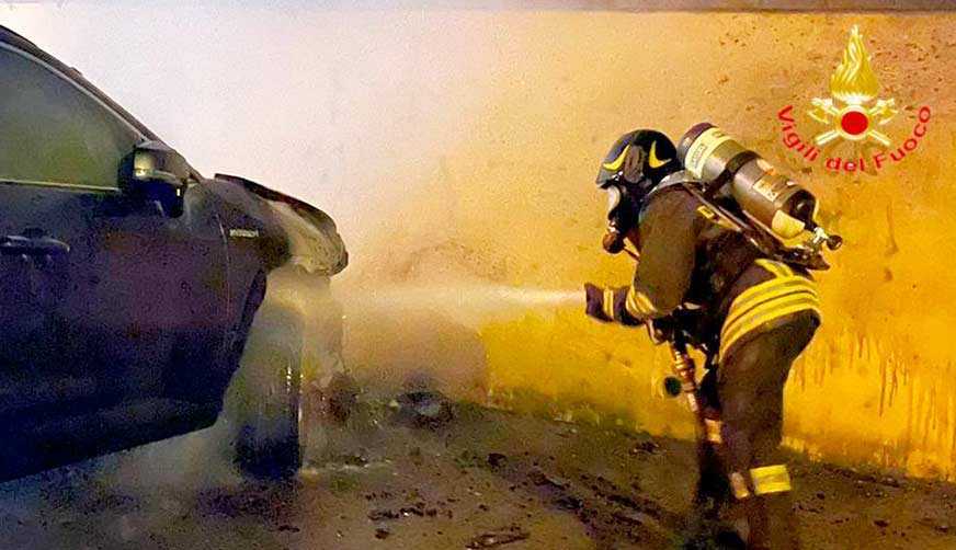 Incendio-auto-Tortoli