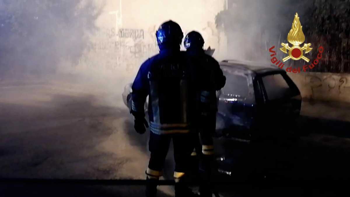auto-in-fiamme-quartu-youtg