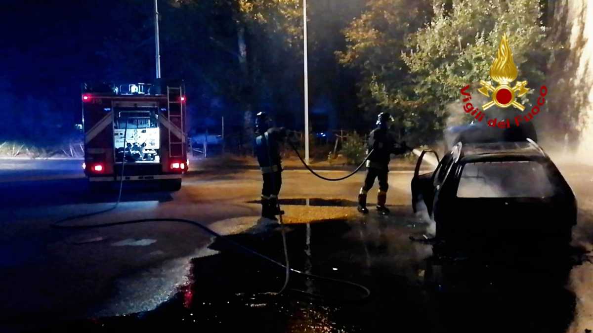 incendio-auto-quartu