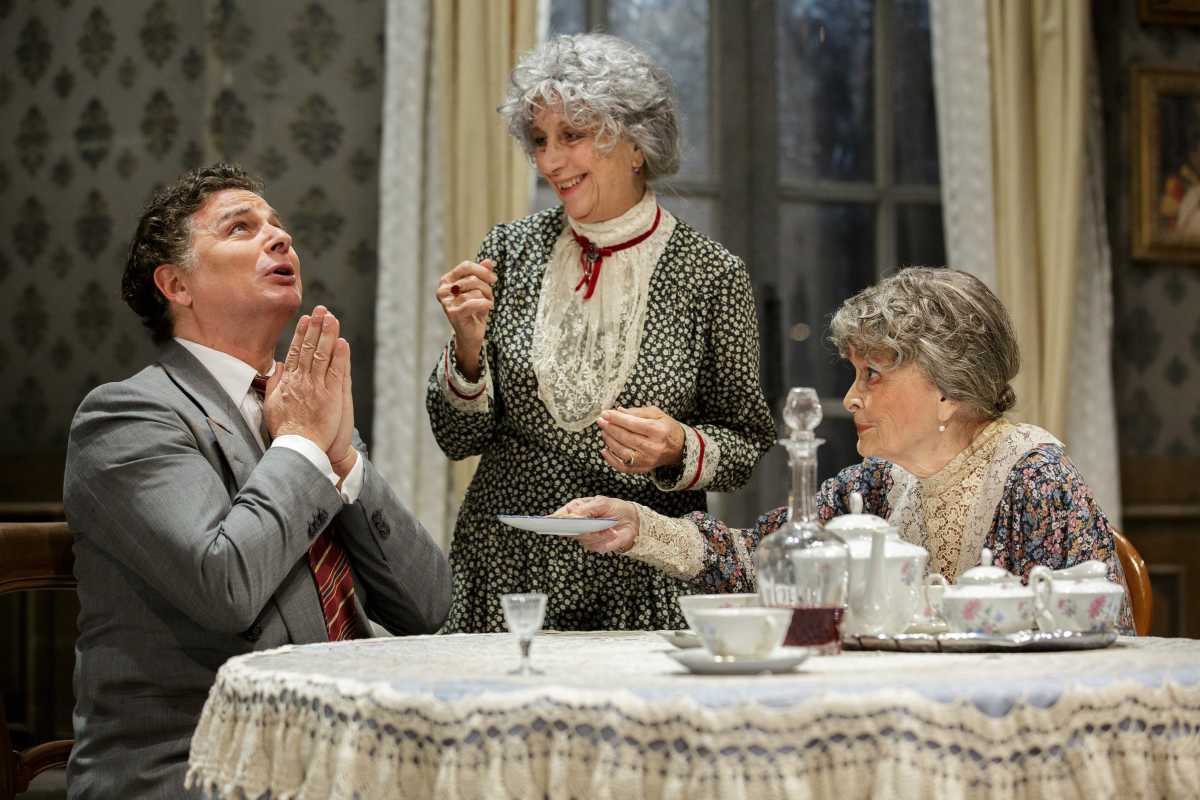 2Arsenico-e-vecchi-merletti-foto-stampa27