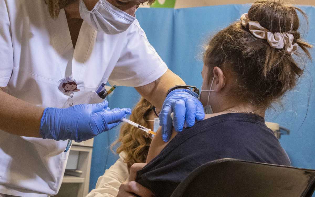 vaccino-bambina-covid