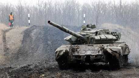 Carro-armato-al-confine-con-la-Russia