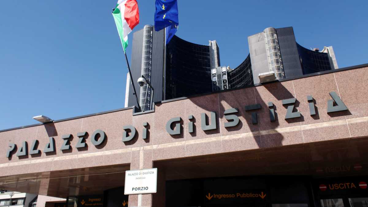 Il-tribunale-di-Napoli