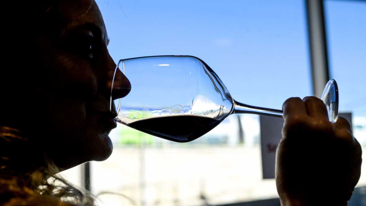 Un-bicchiere-di-vino