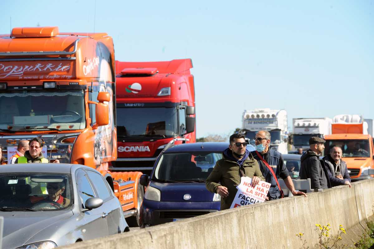 Autotrasporto-la-protesta-dilaga-in-tutta-Italia