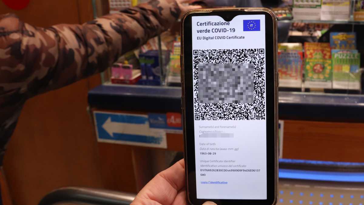 Green-pass-falsi-arrestato-un-medico