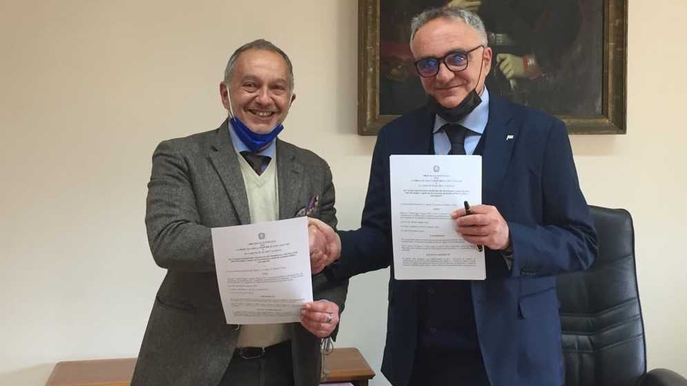 La-firma-del-protocollo-a-Quartu