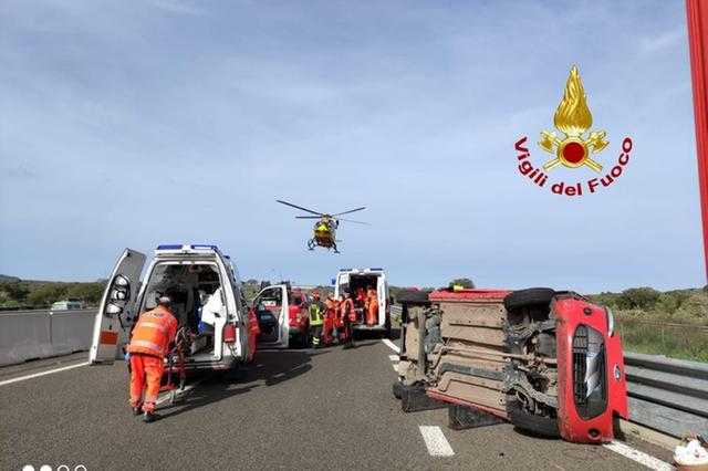 Vigili-del-fuoco-sulla-Sassari-Olbia