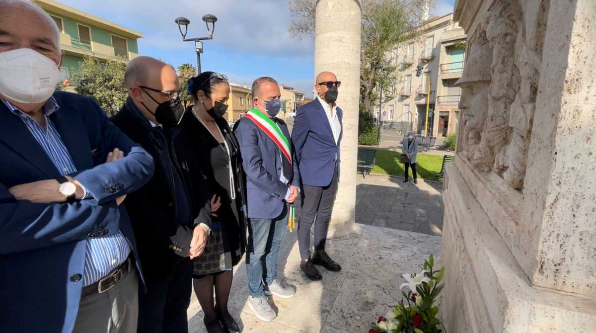 il-sindaco-lutzu-e-la-giunta-comunale-per-la-festa-della-liberazione