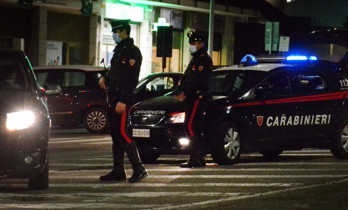 CARABINIERI-NOTTURNA-MASCH