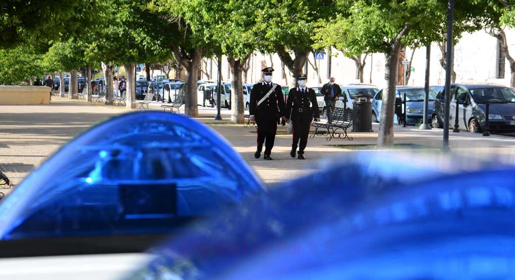 carabinieri-immagine-simbolo-furto-vestiti