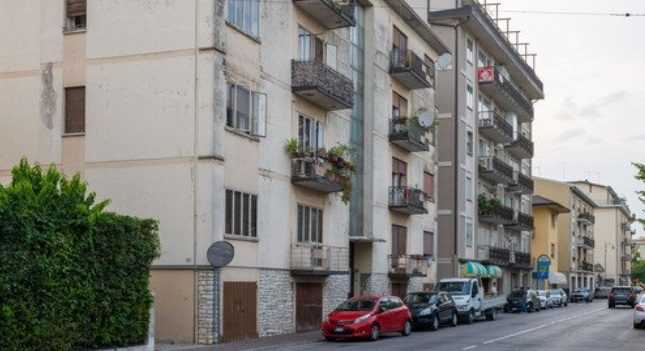 Bimba-precipitata-dal-balcone