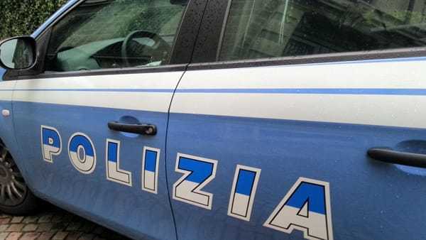 volante-polizia-sportello