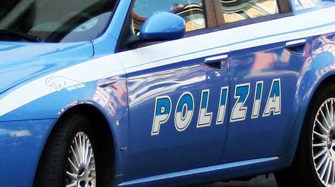volante-polizia-74692660x368