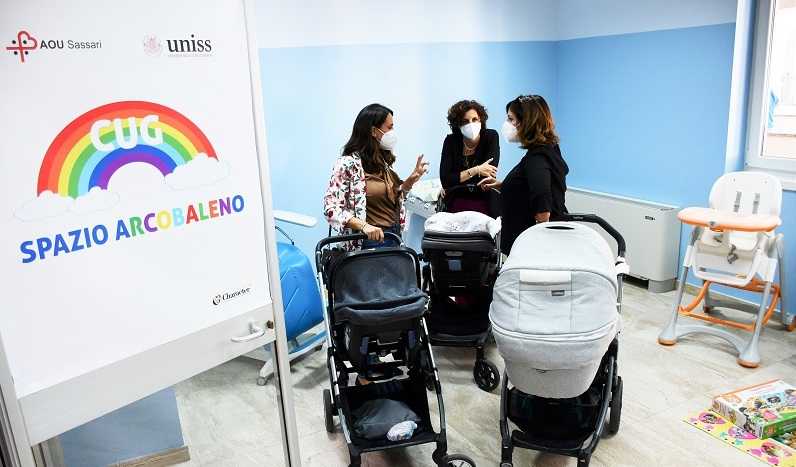 Lo-spazio-arcobaleno-con-alcune-mamme