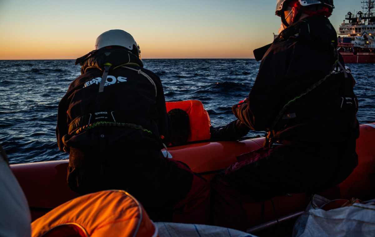 migranti-naufragio-soccorso