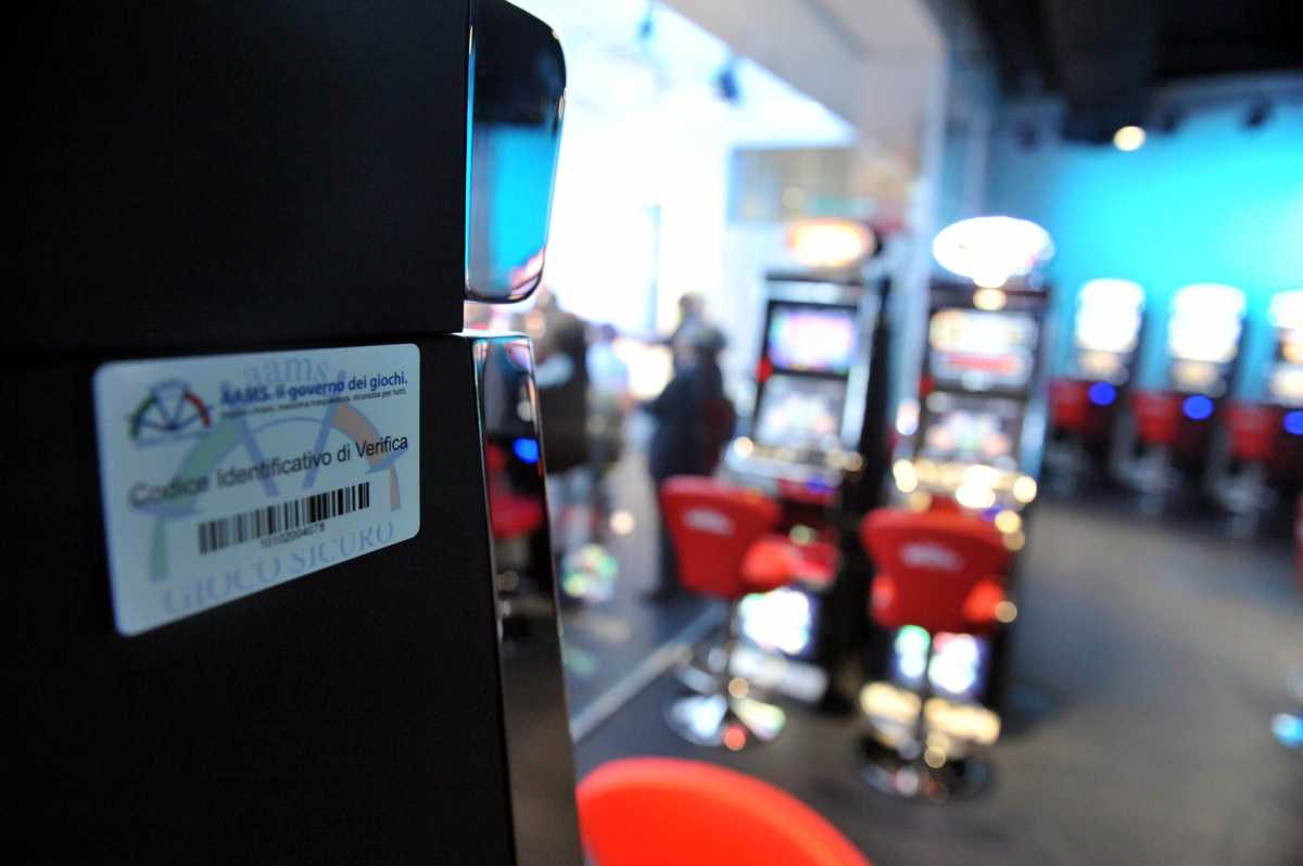 VIDEO-POKER-ILLEGALI-USSANA