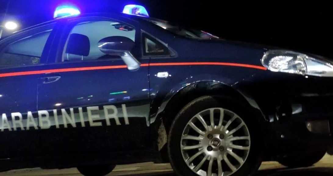 auto-carabinieri-notte