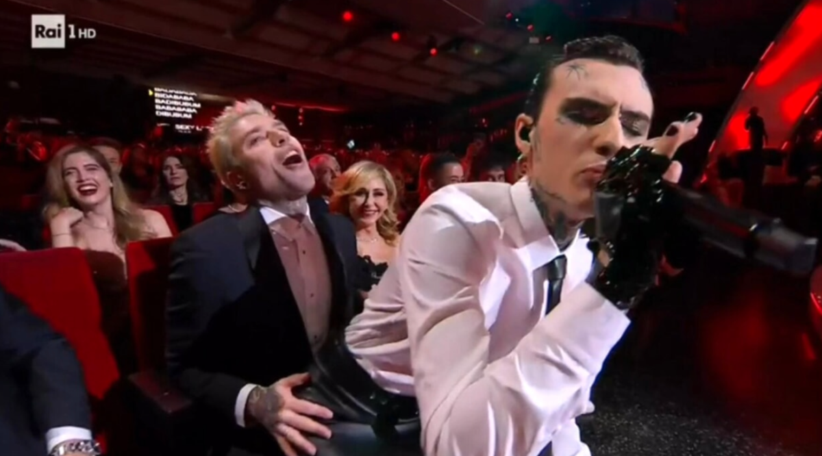 Un-frame-del-video-di-Fedez-e-Rosa