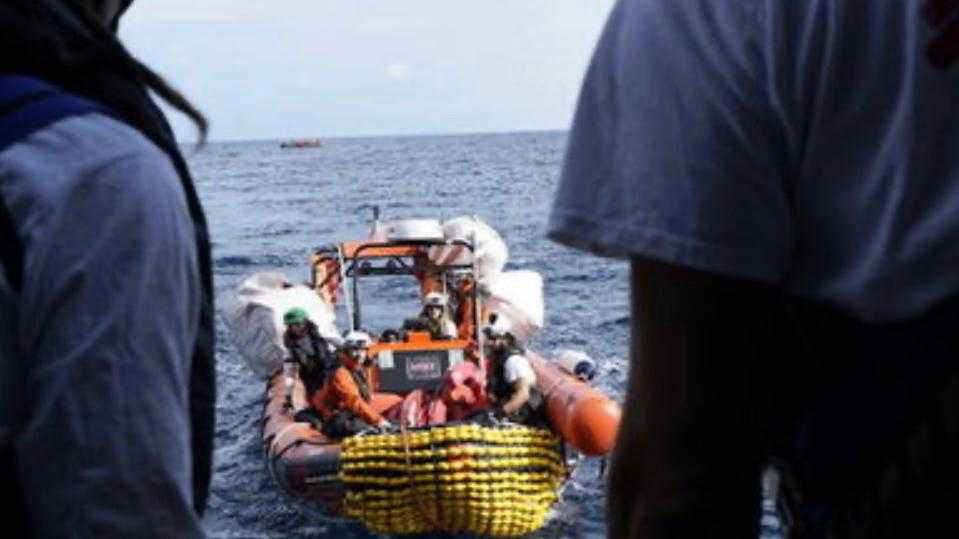 immagine-simbolo-migranti-barcone