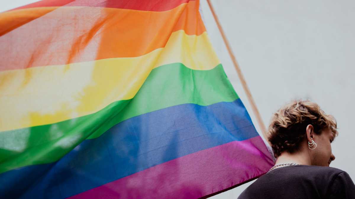 bandiera-arcobaleno-pride-quartu