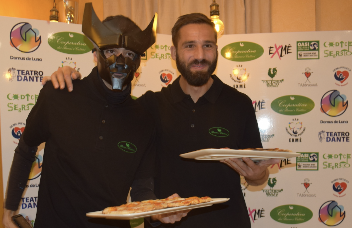 Manu-Invisible-e-Pavoletti