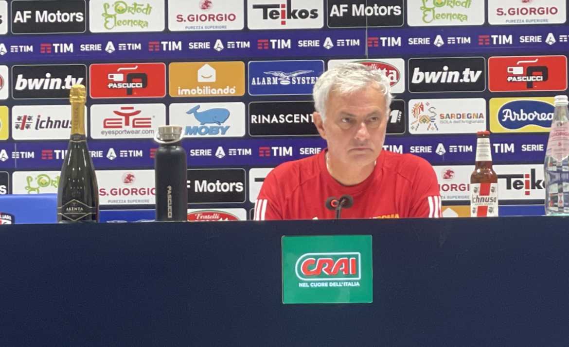 MOURINHI-IN-CONFERENZA-