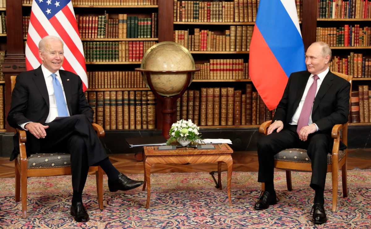 BIDEN-E-PUTIN