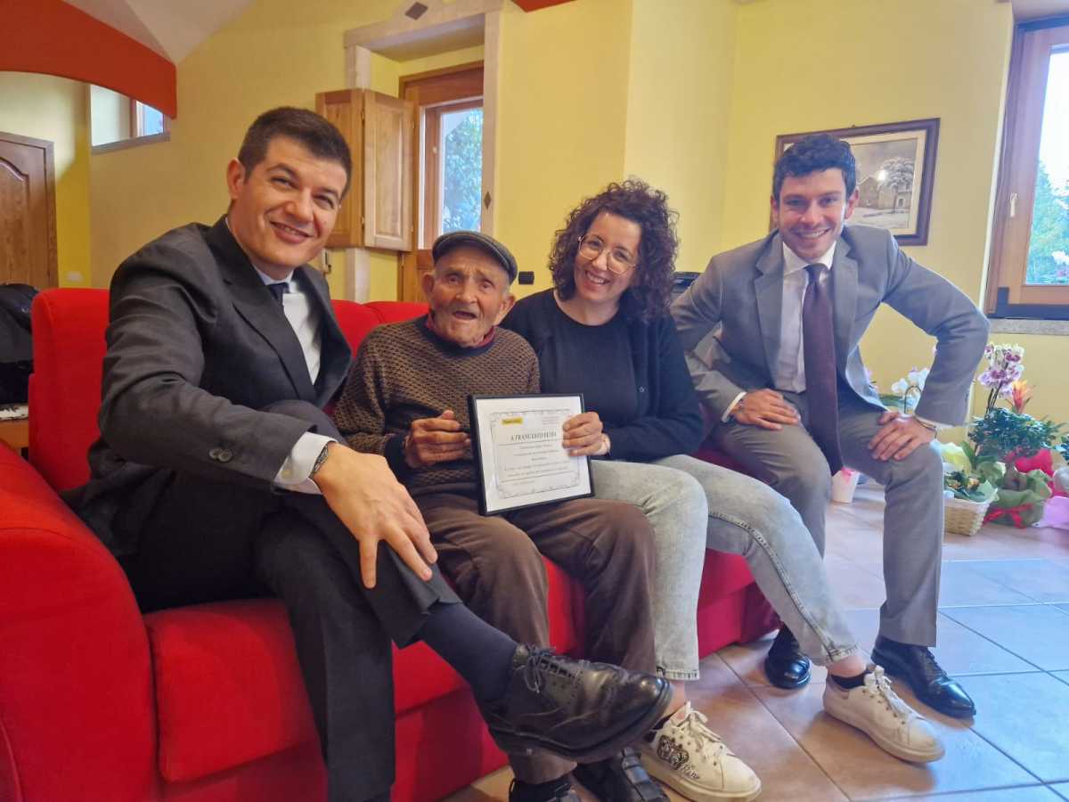 Da-sx-Andrea-Madeddu-il-Signor-Francesco-Busia-Mariangela-Cadau-e-Francesco-Santisi-2