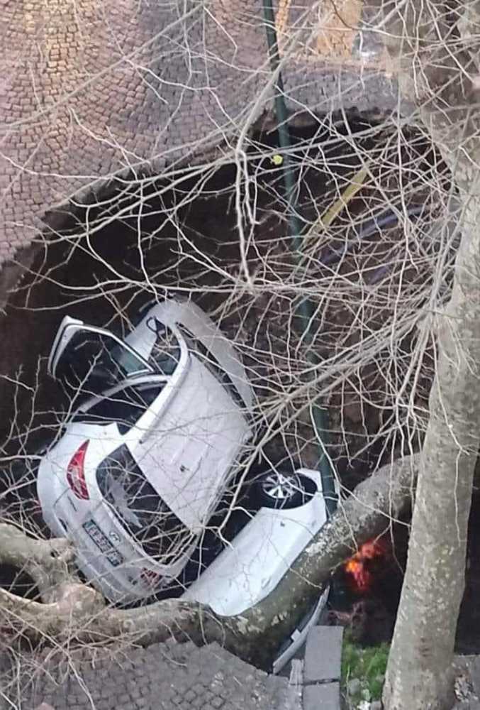 photo5958742583595352644y