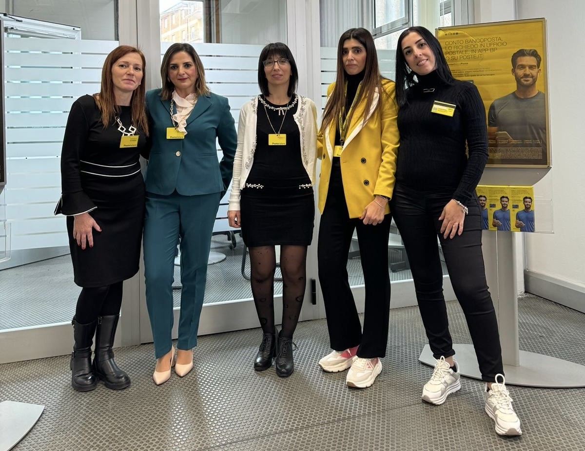 Il Personale Dellufficio Postale Rosa Di Via Repubblica A Lanusei Il-personale-dellufficio-postale-rosa-di-via-Repubblica-a-Lanusei