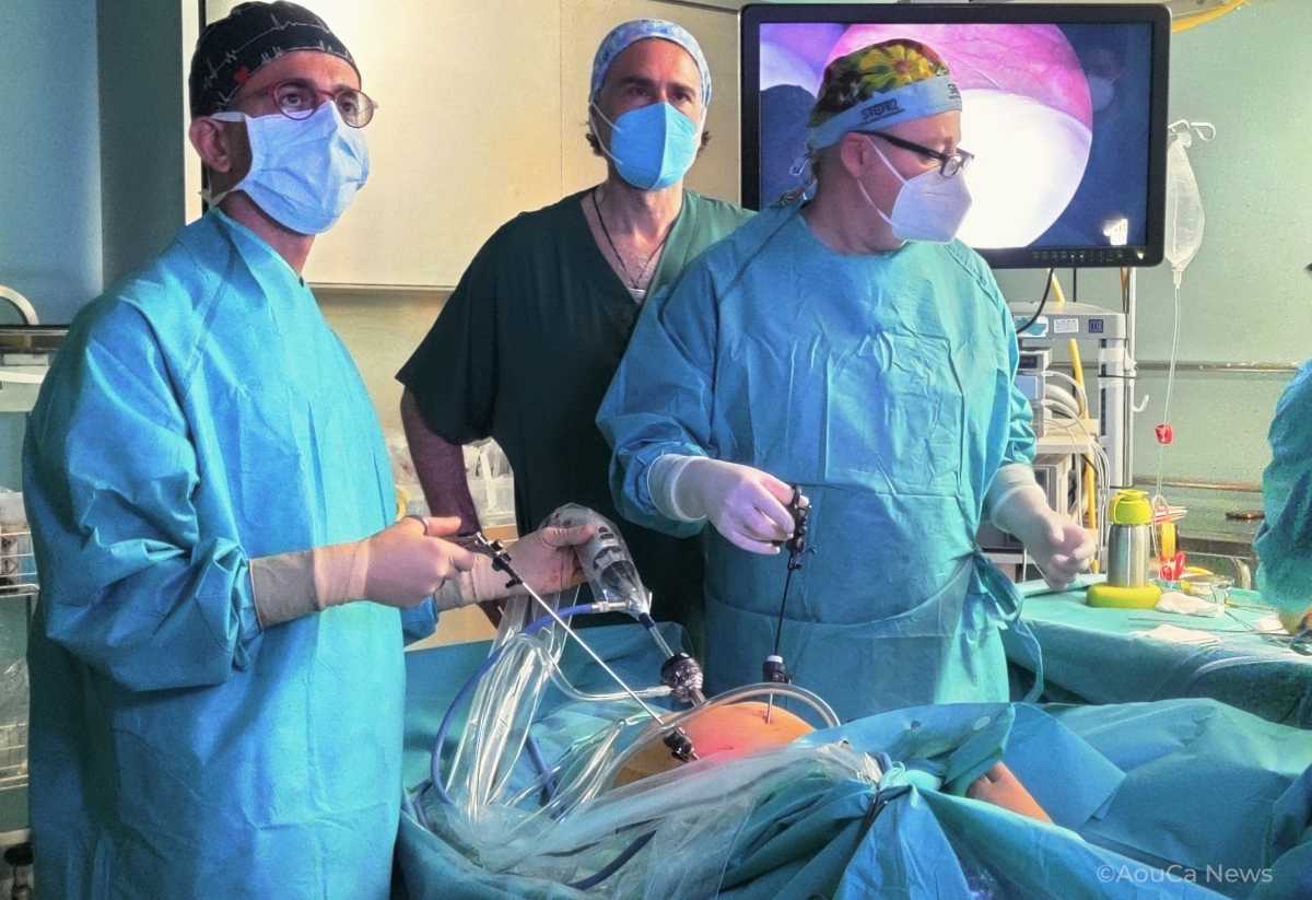 Professor-Angioni-in-sala-operatoria-1