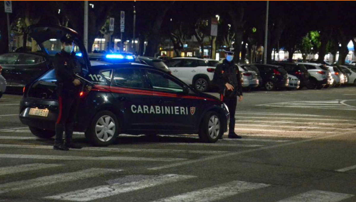 CARABINIERI-IN-PIAZZA-DEL-CARMINE