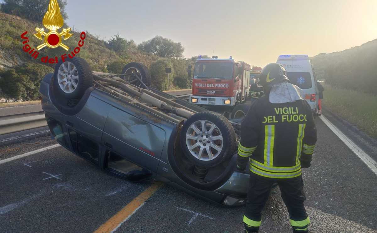 auto-ribaltata-nuoro