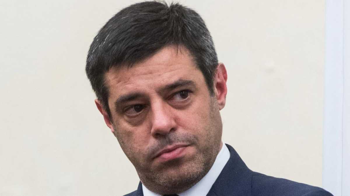 photo6026085257025012135y