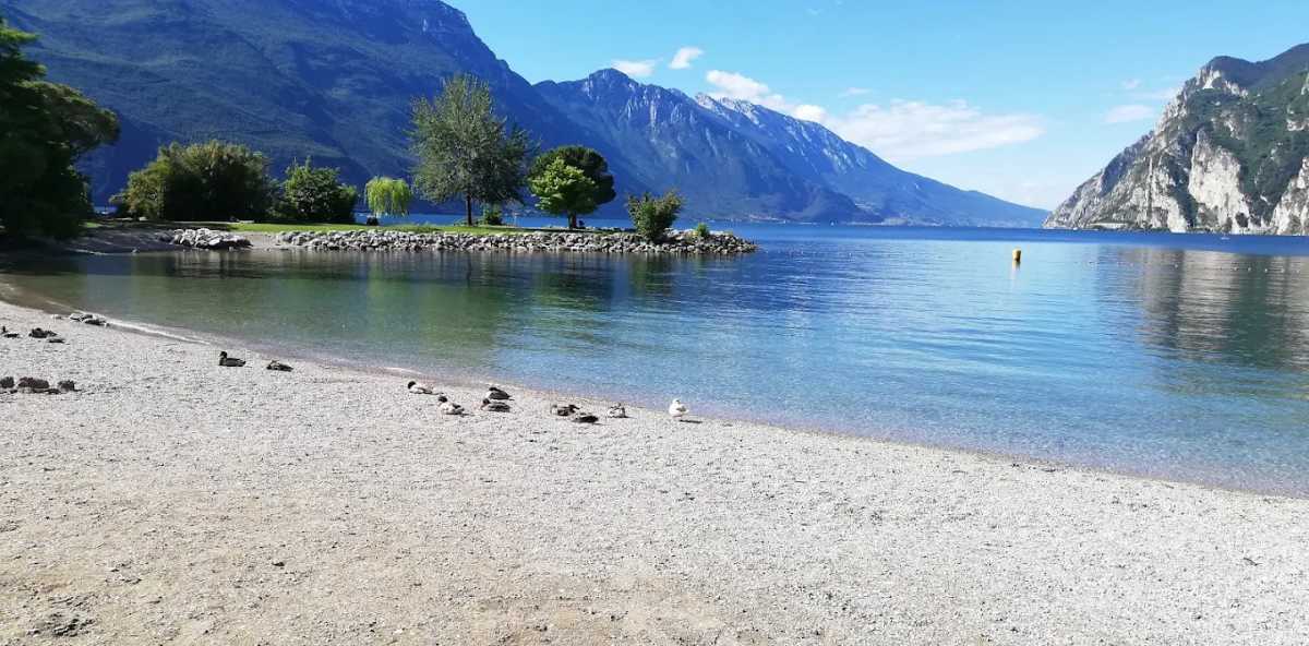 spiaggia-sul-lago-di-Garda